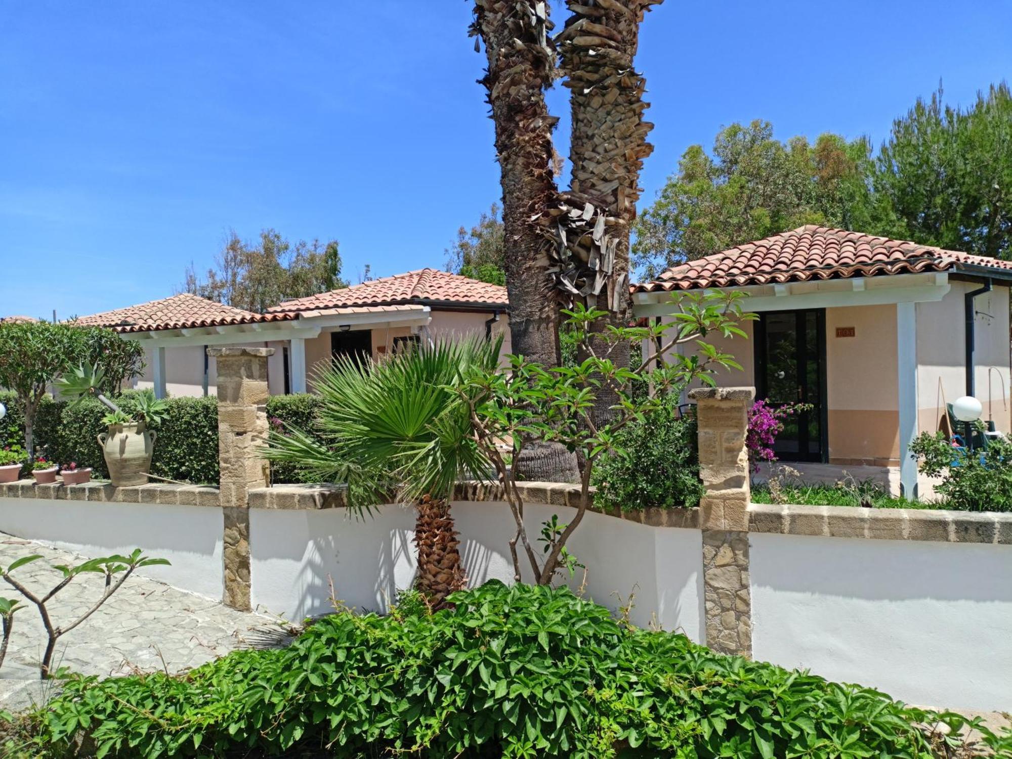 Soleada Club Aparthotel Campofelice Di Roccella Buitenkant foto